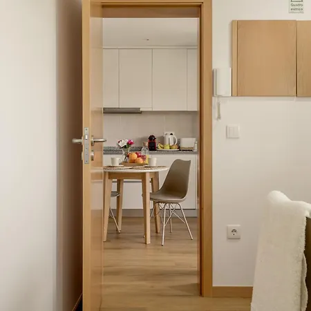 Maison Moderne Avec Vue Montagne